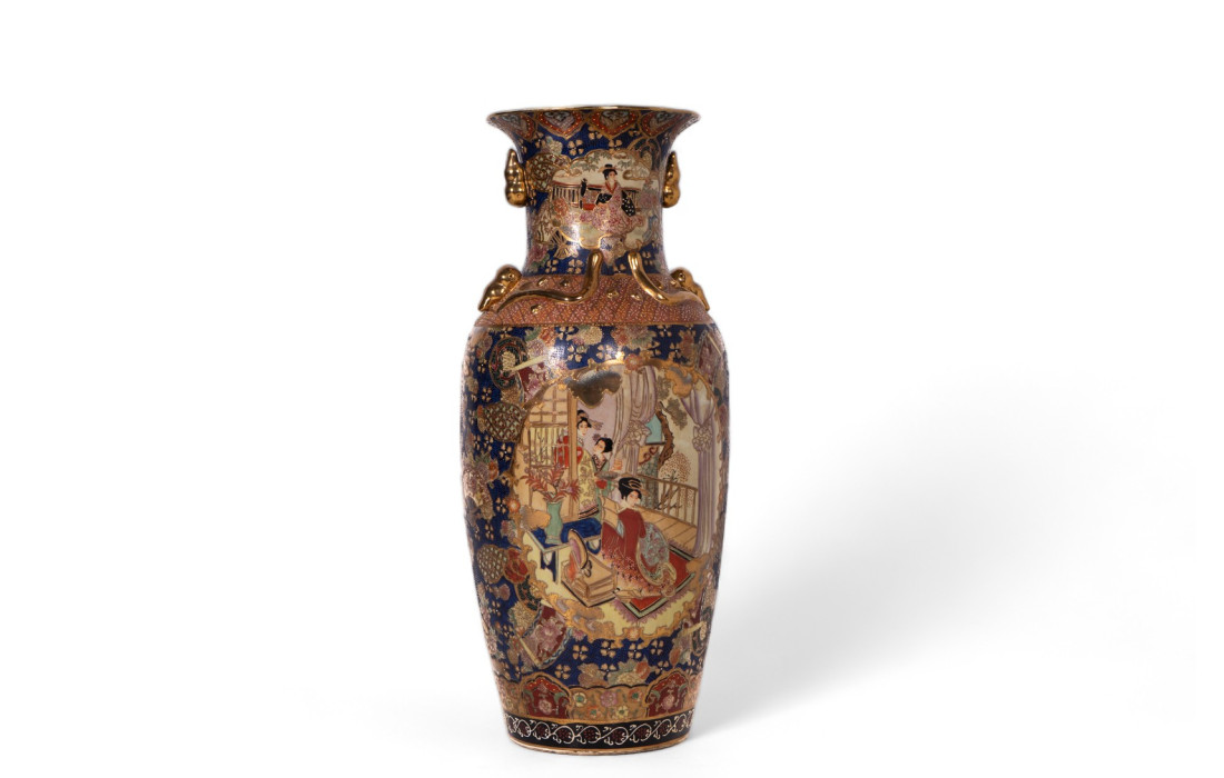 Oriental vase with printed decoration