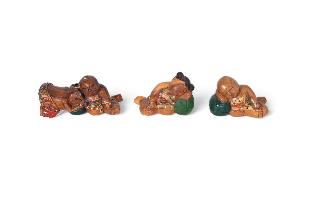 Ethnic wooden figurines