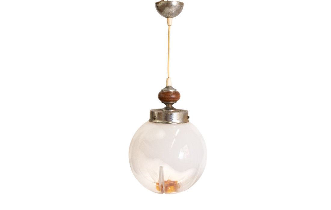 Lampada a Sospensione Vintage in Vetro Opalino con Dettagli in Ottone e Legno