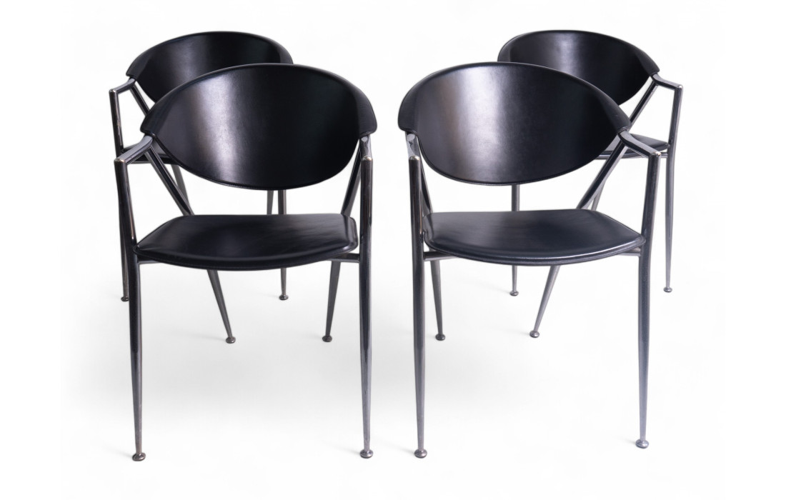 Ensemble de 4 chaises Calligaris des années 80 en métal chromé et cuir noir